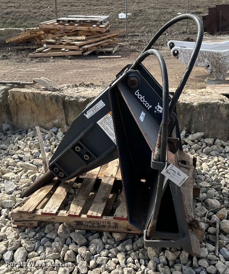 image for item NU9512 Melroe 55010 skid steer breaker