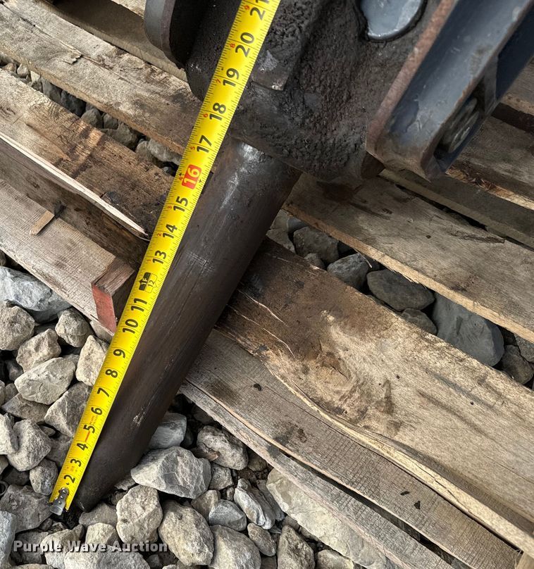 image for item NU9512 Melroe 55010 skid steer breaker