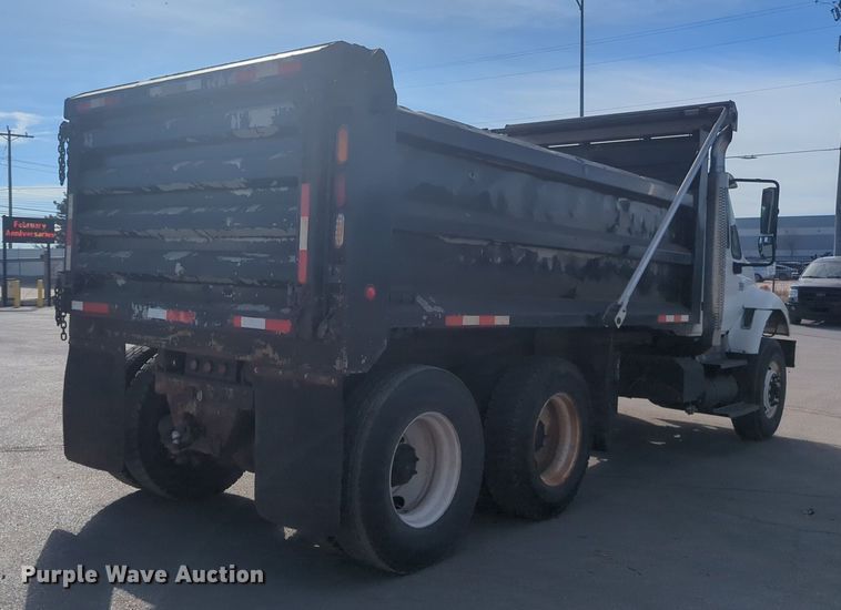 image for item NZ9352 2006 International 7400 dump truck