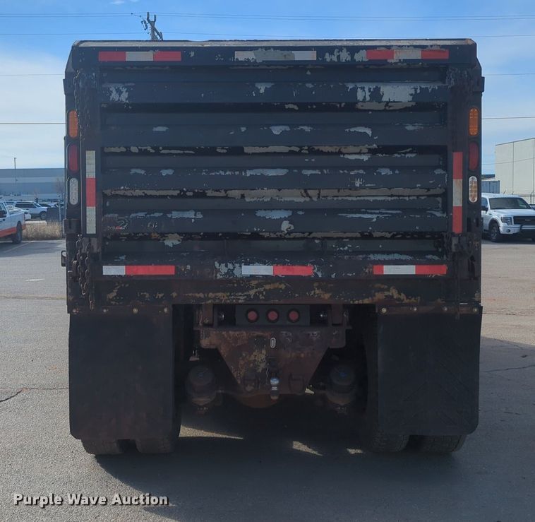 image for item NZ9352 2006 International 7400 dump truck