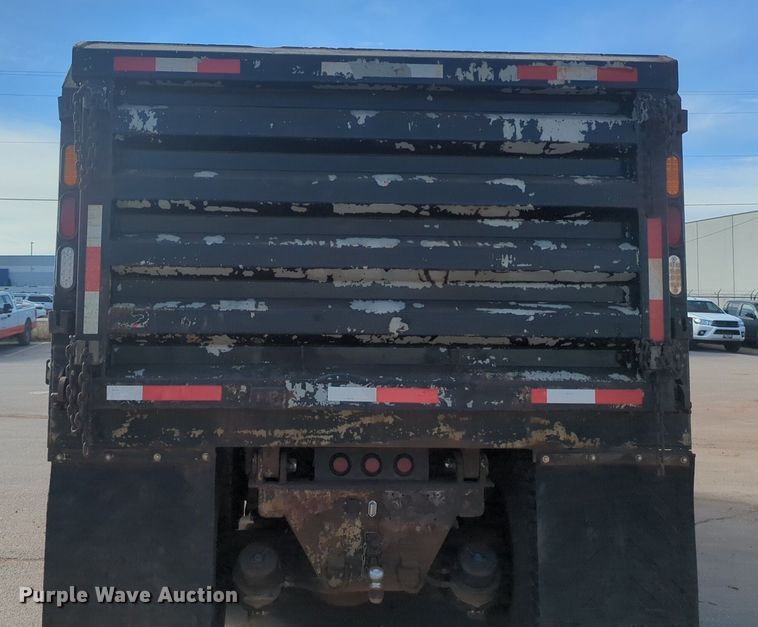 image for item NZ9352 2006 International 7400 dump truck