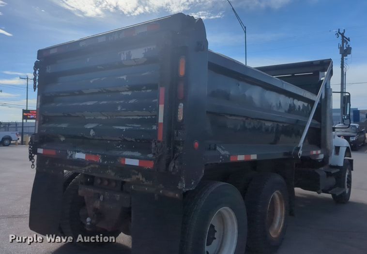 image for item NZ9352 2006 International 7400 dump truck