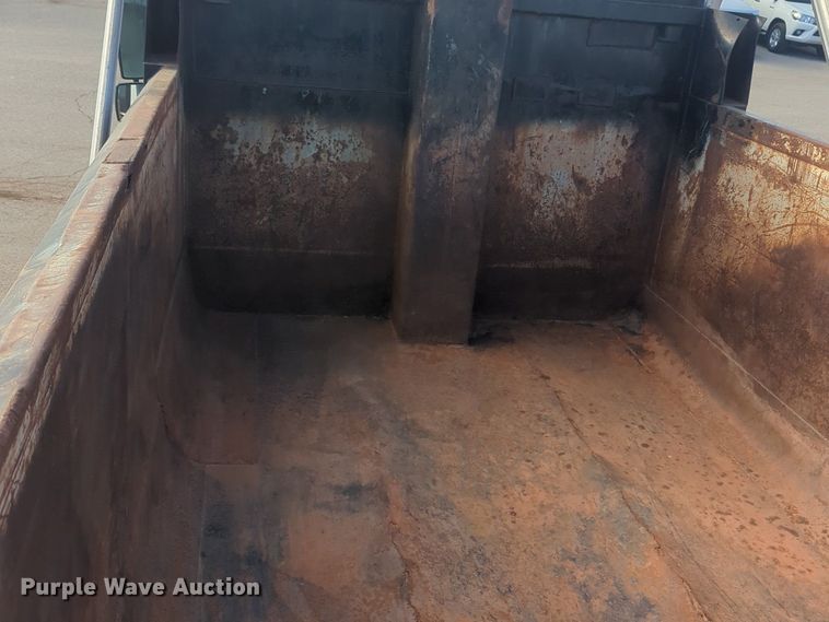 image for item NZ9352 2006 International 7400 dump truck