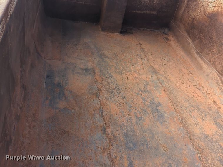 image for item NZ9352 2006 International 7400 dump truck