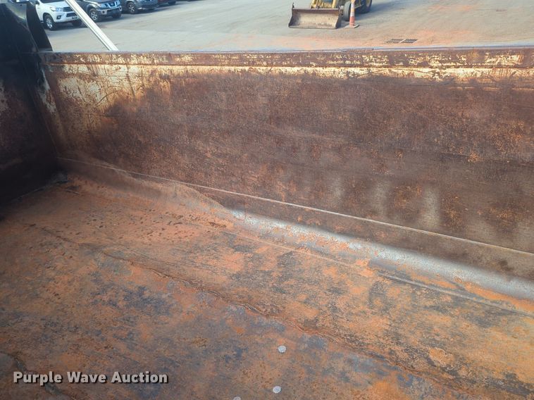 image for item NZ9352 2006 International 7400 dump truck