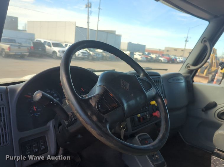 image for item NZ9352 2006 International 7400 dump truck