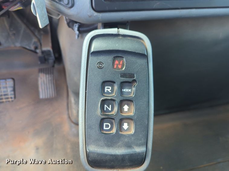 image for item NZ9352 2006 International 7400 dump truck