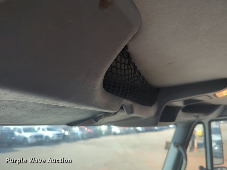 image for item NZ9352 2006 International 7400 dump truck