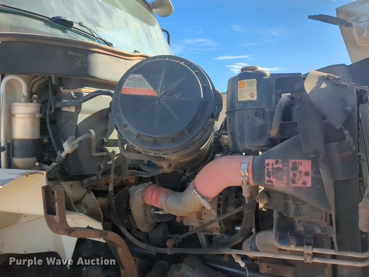 image for item NZ9352 2006 International 7400 dump truck