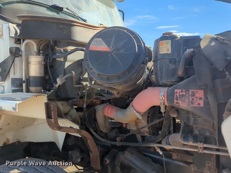 image for item NZ9352 2006 International 7400 dump truck