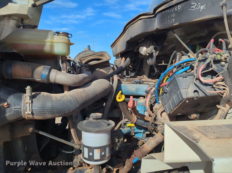 image for item NZ9352 2006 International 7400 dump truck