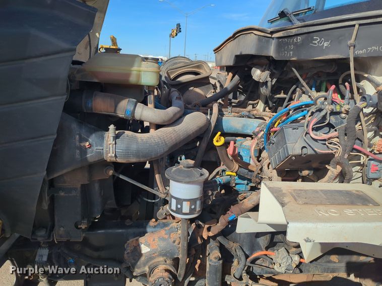 image for item NZ9352 2006 International 7400 dump truck