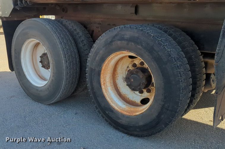 image for item NZ9352 2006 International 7400 dump truck