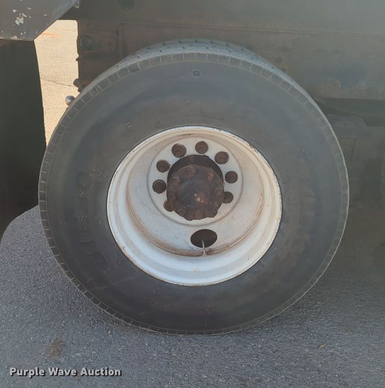 image for item NZ9352 2006 International 7400 dump truck