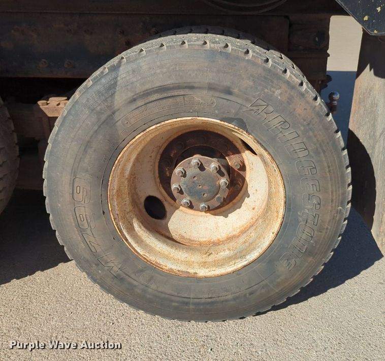 image for item NZ9352 2006 International 7400 dump truck