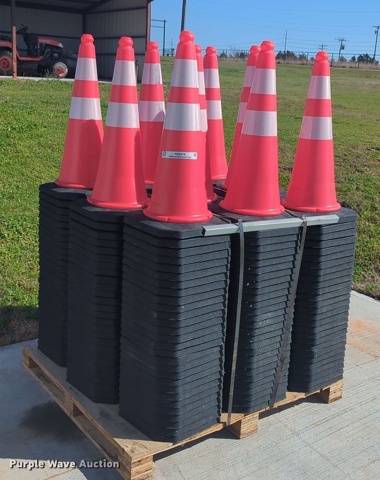 image for item NZ9419 Approximately 250 traffic cones
