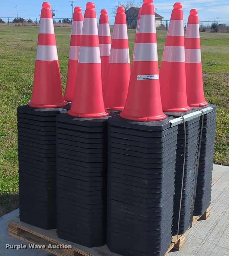 image for item NZ9419 Approximately 250 traffic cones