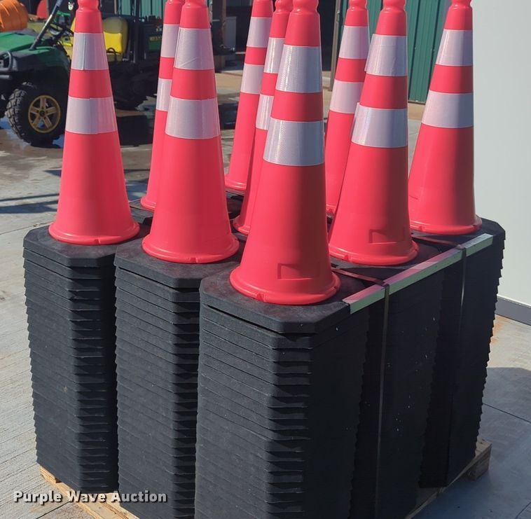 image for item NZ9419 Approximately 250 traffic cones