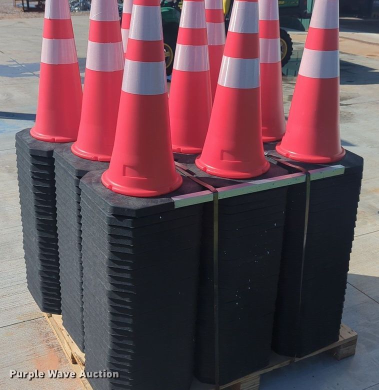 image for item NZ9419 Approximately 250 traffic cones