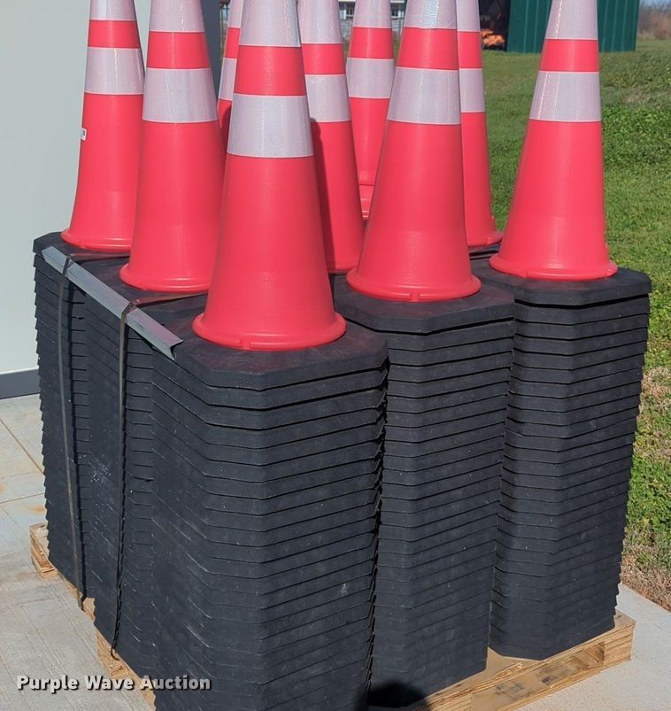 image for item NZ9419 Approximately 250 traffic cones
