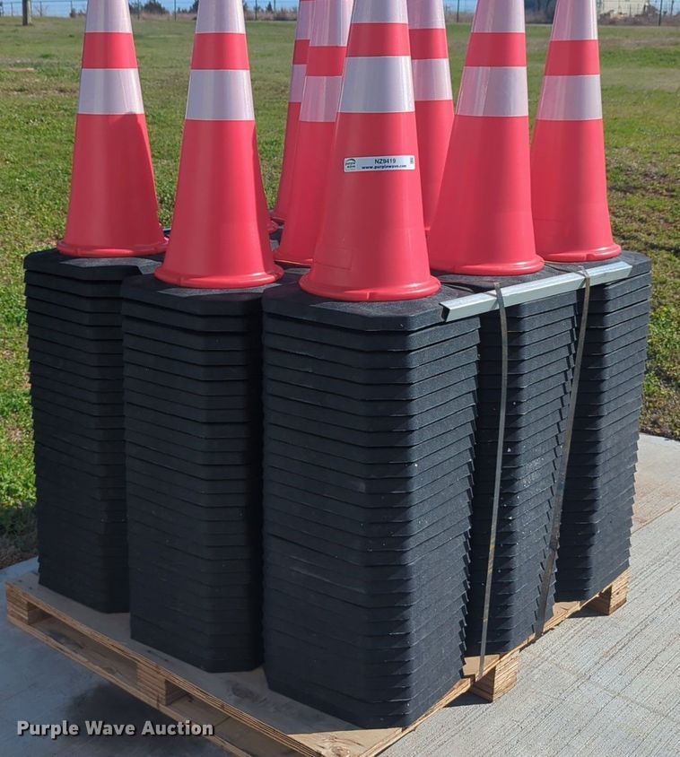 image for item NZ9419 Approximately 250 traffic cones