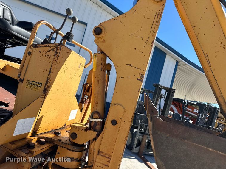 image for item OA9570 1992 Case 660 trencher