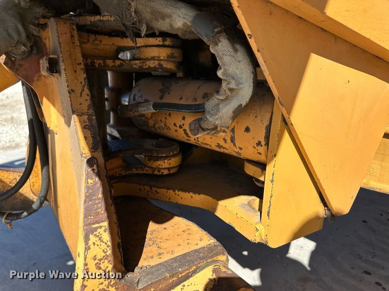 image for item OA9570 1992 Case 660 trencher