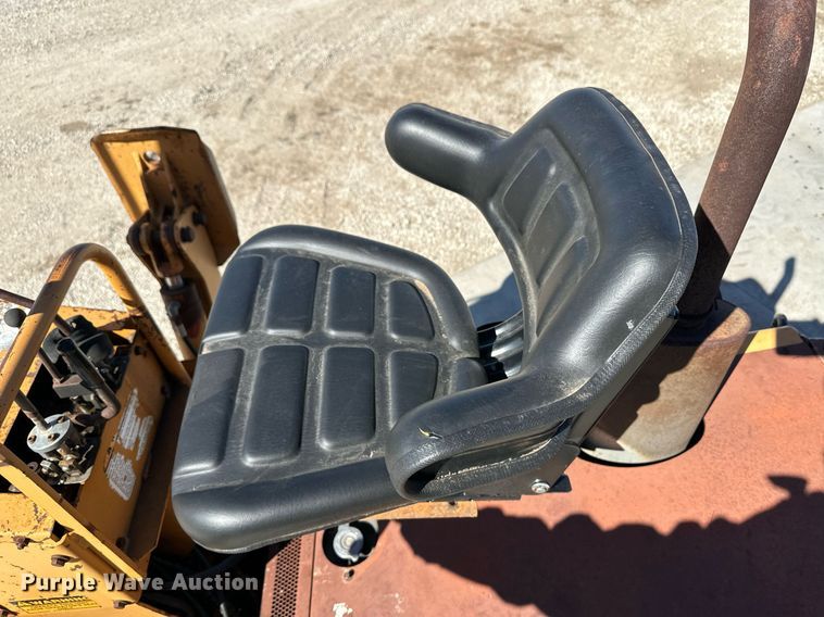 image for item OA9570 1992 Case 660 trencher