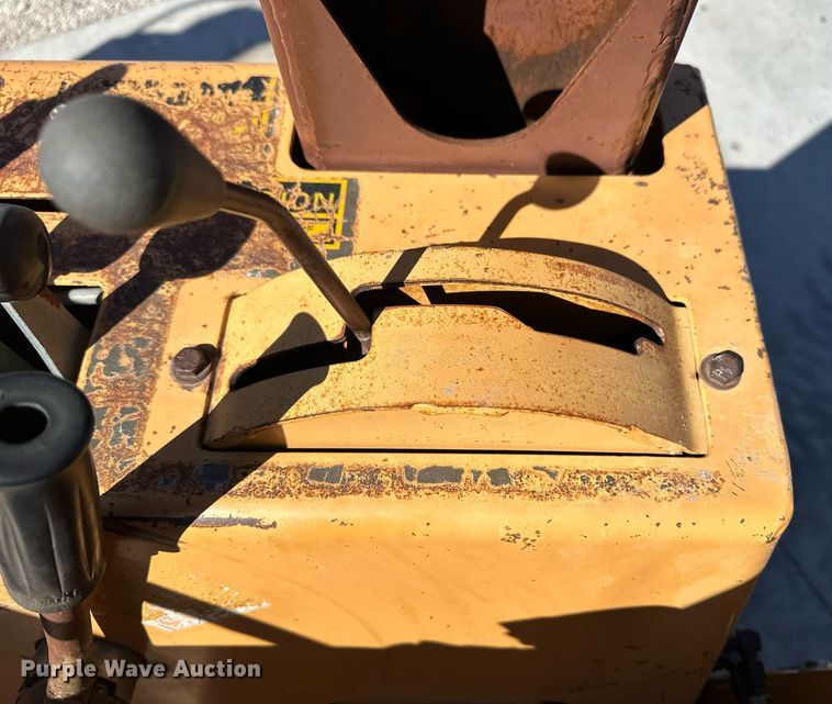 image for item OA9570 1992 Case 660 trencher