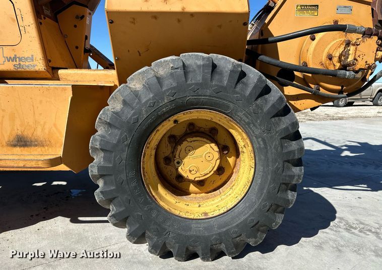 image for item OA9570 1992 Case 660 trencher