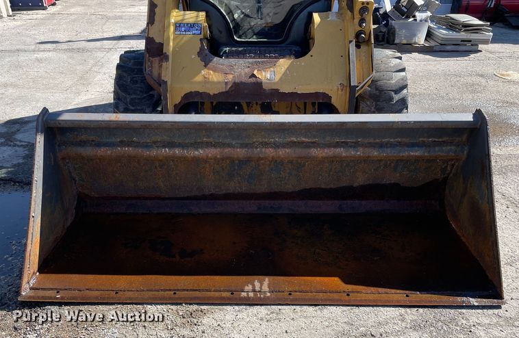 image for item OG9794 2015 Caterpillar  262D skid steer loader