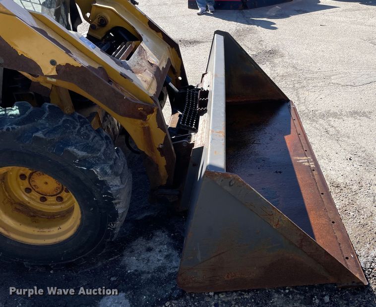 image for item OG9794 2015 Caterpillar  262D skid steer loader