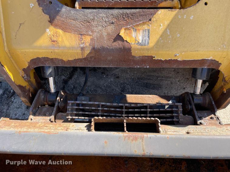 image for item OG9794 2015 Caterpillar  262D skid steer loader