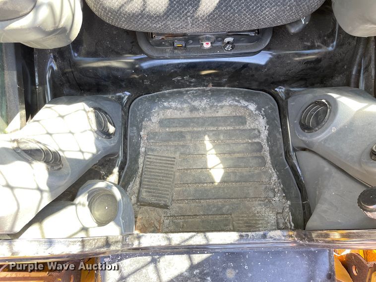 image for item OG9794 2015 Caterpillar  262D skid steer loader