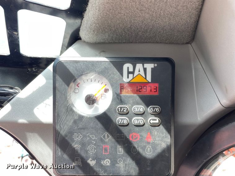 image for item OG9794 2015 Caterpillar  262D skid steer loader