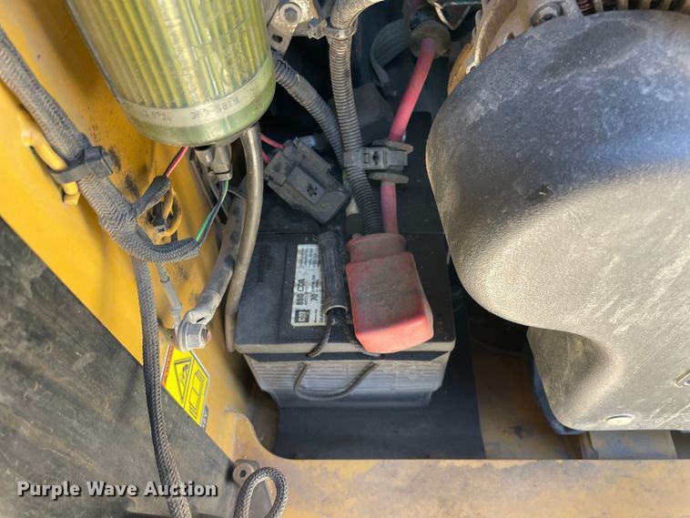 image for item OG9794 2015 Caterpillar  262D skid steer loader