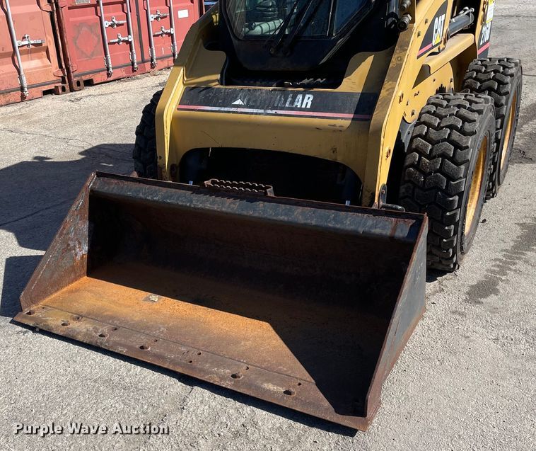 image for item OG9795 2005 Caterpillar  216B skid steer loader