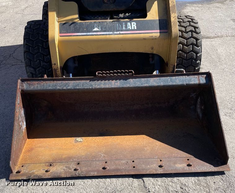 image for item OG9795 2005 Caterpillar  216B skid steer loader
