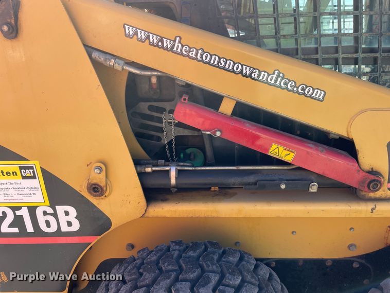 image for item OG9795 2005 Caterpillar  216B skid steer loader