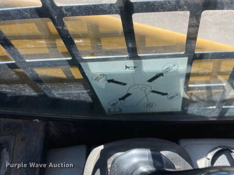 image for item OG9795 2005 Caterpillar  216B skid steer loader