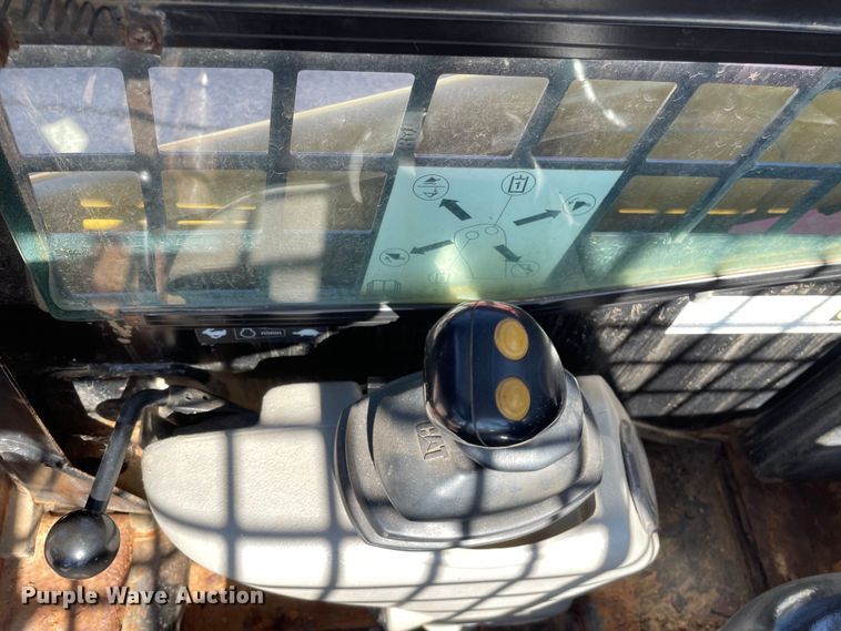 image for item OG9795 2005 Caterpillar  216B skid steer loader