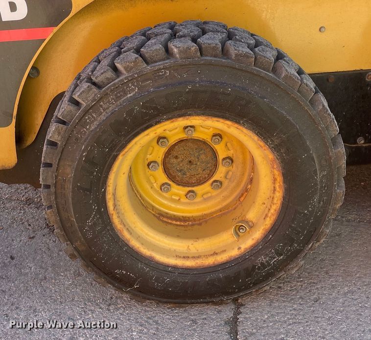 image for item OG9795 2005 Caterpillar  216B skid steer loader