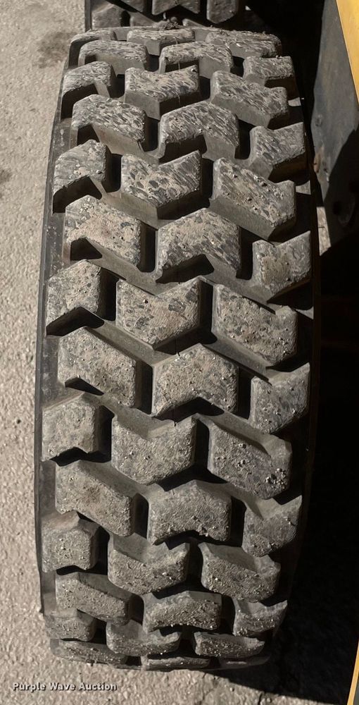 image for item OG9795 2005 Caterpillar  216B skid steer loader