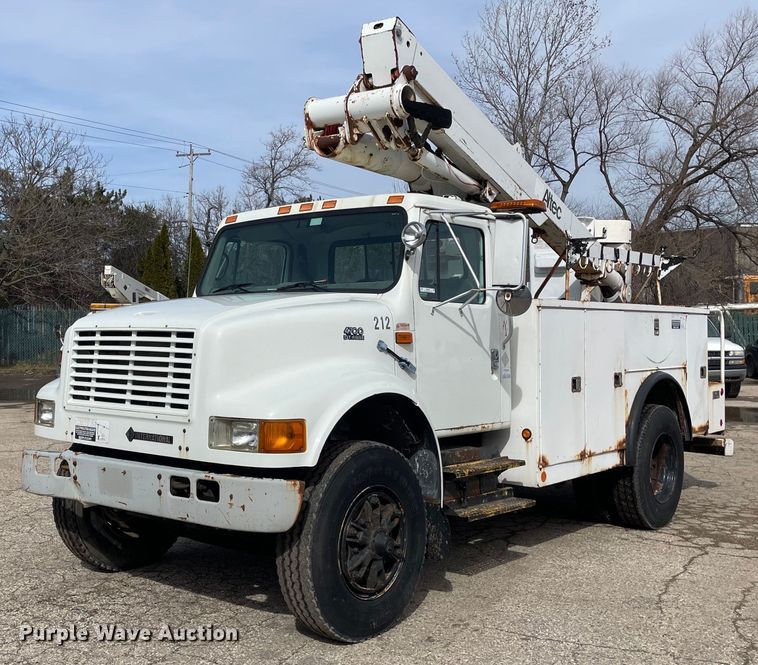 image for item OG9813 2000 International 4700 bucket truck