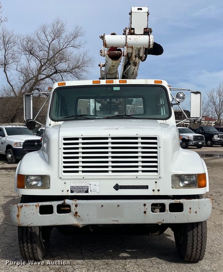 image for item OG9813 2000 International 4700 bucket truck