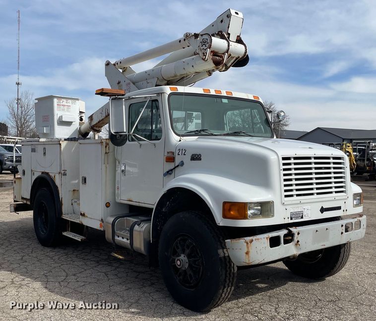 image for item OG9813 2000 International 4700 bucket truck