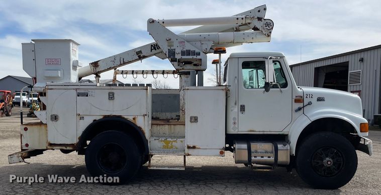 image for item OG9813 2000 International 4700 bucket truck