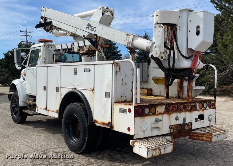 image for item OG9813 2000 International 4700 bucket truck
