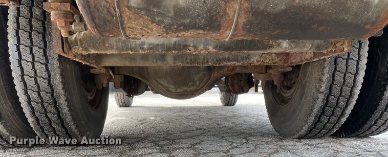 image for item OG9813 2000 International 4700 bucket truck