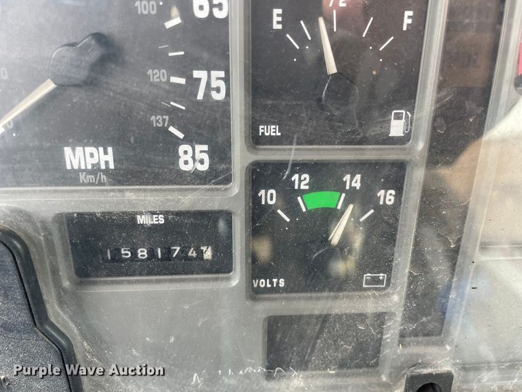 image for item OG9813 2000 International 4700 bucket truck